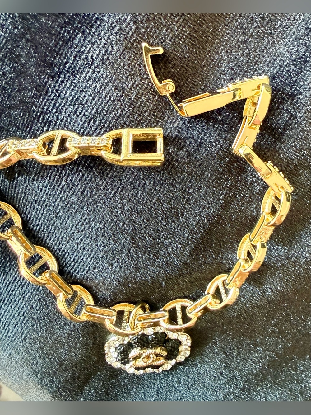 Gold-Tone Pig ๐ฝ Nose Link Bracelet with Black CHANEL Camellia Charm - Picture 5 of 9